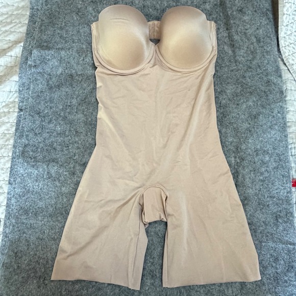Spanx Suit Your Fancy Strapless Cupped Mid-Thigh Bodysuit Nude Beige Large NWOT
